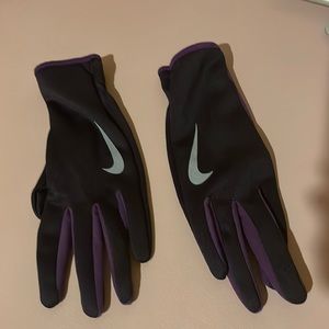 NIKE womens running gloves